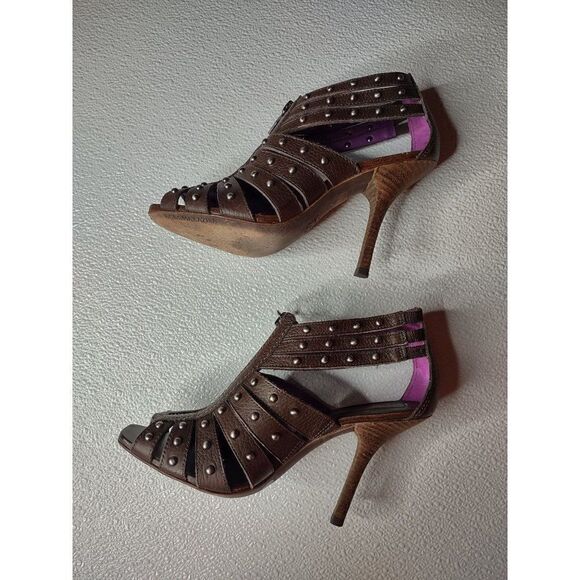 BCBG Brown Leather Studded Zip-front Peep Toe Heels Size 6B - Picture 5 of 15